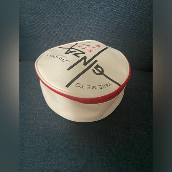 NWOT Shiseido Take Me To Ginza Round Medium Cosmetics Travel Pouch Red & White - Picture 2 of 11
